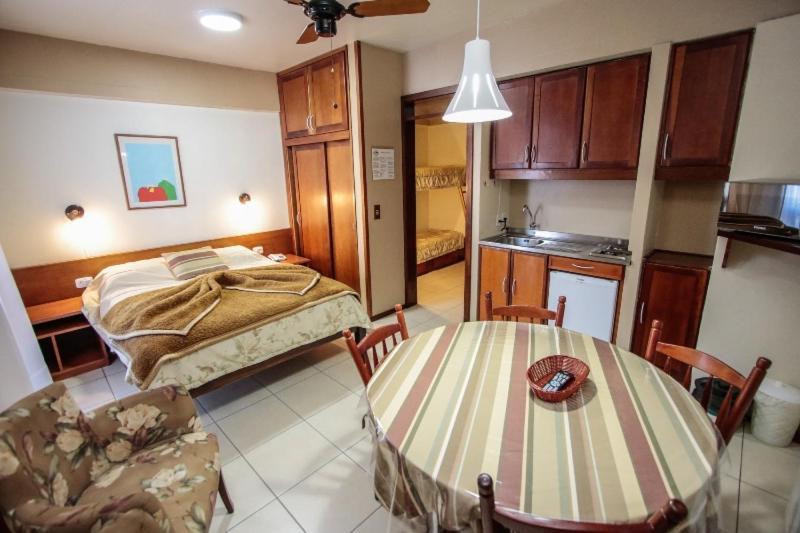 Flat No Residencial Pousada Serrano Centro กรามาโด ภายนอก รูปภาพ